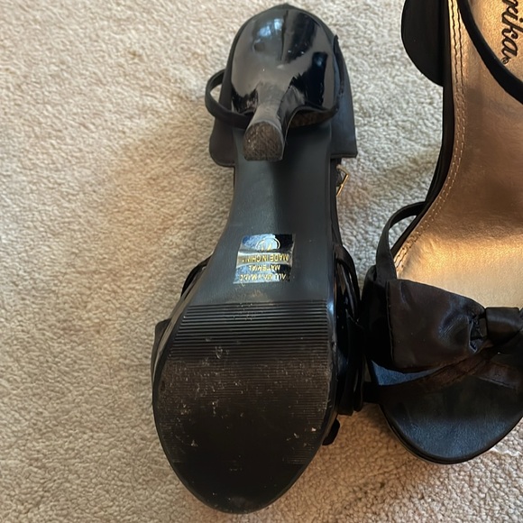 Black satin high heels - Picture 2 of 2